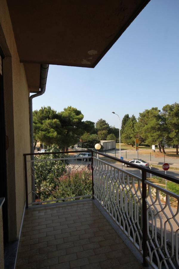 Apartments With A Parking Space Umag - 7066 Exterior photo